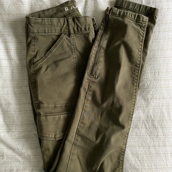 Reitmans Cargo Jeans in Olive - Picture 1 of 1